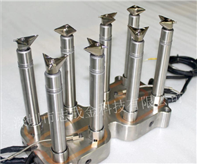 【專利產品】1出8雙側進膠熱流道系統