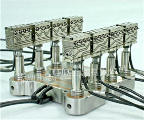 【專利產品】1出64側進膠系統